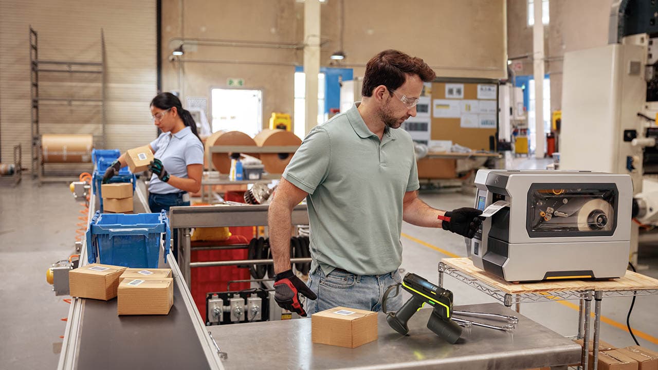 Solución Zebra en planta de manufactura con lector RFID RFD90